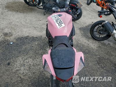 Zdjęcie 6 z 9 samochodu: 2025 SUZUKI GSX-R600 VIN:JS1GN7FA1S7101545 - miniatura