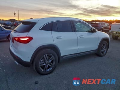 Trzecie zdjęcie samochodu z tyłu: 2025 MERCEDES-BENZ GLA 250 4MATIC VIN:W1N4N4HB9SJ658941 - miniatura