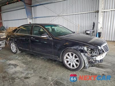 Czwarte zdjęcie samochodu z boku: 2007 MERCEDES-BENZ S 550 VIN:WDDNG71X47A025824 - miniatura