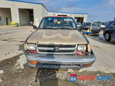 Piąte zdjęcie samochodu w środku: 1996 TOYOTA TACOMA XTRACAB VIN:4TAVL52N4TZ122228 - miniatura