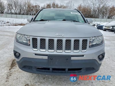 Piąte zdjęcie samochodu w środku: 2014 JEEP COMPASS SPORT VIN:1C4NJDAB9ED924009 - miniatura