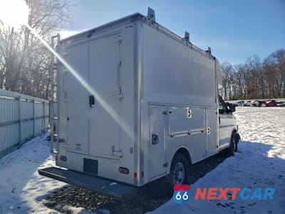 Trzecie zdjęcie samochodu z tyłu: 2019 CHEVROLET EXPRESS G3500 VIN:1GB0GRFG8K1366620 - miniatura