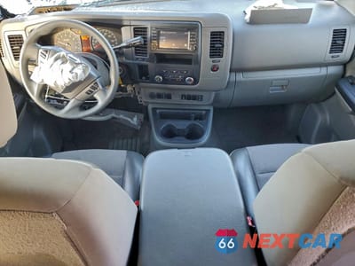 Zdjęcie 8 z 13 samochodu: 2018 NISSAN NV 3500 S VIN:5BZBF0AA8JN852695 - miniatura