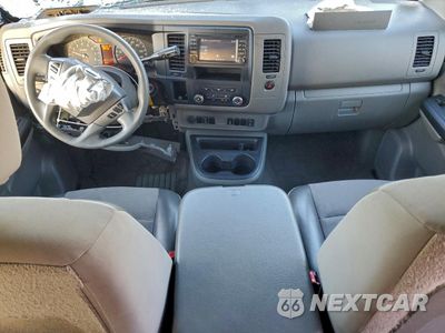 Zdjęcie 8 z 13 samochodu: 2018 NISSAN NV 3500 S VIN:5BZBF0AA8JN852695 - miniatura
