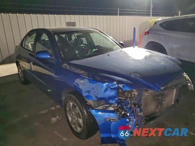 Czwarte zdjęcie samochodu z boku: 2005 HYUNDAI ELANTRA GLS VIN:KMHDN46D65U943106 - miniatura