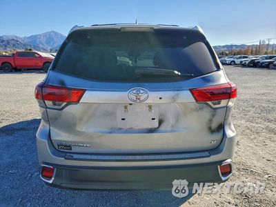 Zdjęcie 6 z 14 samochodu: 2018 TOYOTA HIGHLANDER SE VIN:5TDKZRFH2JS532252 - miniatura
