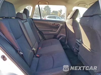 Zdjęcie 11 z 14 samochodu: 2024 TOYOTA RAV4 LE VIN:JTMMWRFV2RD215733 - miniatura