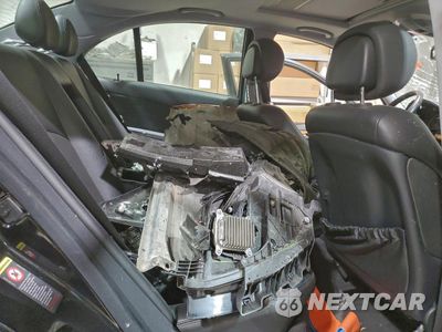 Zdjęcie 10 z 13 samochodu: 2006 MERCEDES-BENZ E 320 CDI VIN:WDBUF26J36A974505 - miniatura