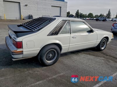 Trzecie zdjęcie samochodu z tyłu: 1981 FORD MUSTANG VIN:1FABP15B0BR112998 - miniatura