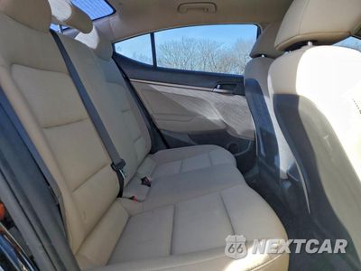 Zdjęcie 10 z 13 samochodu: 2017 HYUNDAI ELANTRA SE VIN:KMHD74LF4HU367343 - miniatura