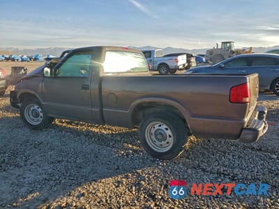 Drugie zdjęcie samochodu z przodu: 2000 GMC SONOMA VIN:1GTCS1450YK242967 - miniatura