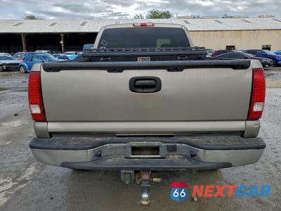 Zdjęcie 6 z 12 samochodu: 2003 CHEVROLET SILVERADO K2500 HEAVY DUTY VIN:1GCHK291X3E172676 - miniatura