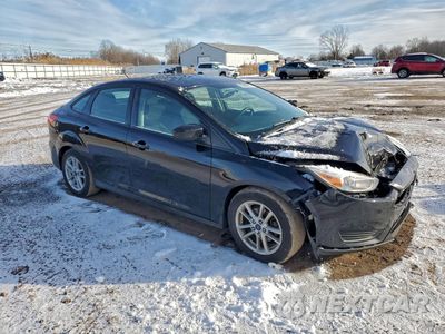Czwarte zdjęcie samochodu z boku: 2018 FORD FOCUS SE VIN:1FADP3F20JL267619 - miniatura