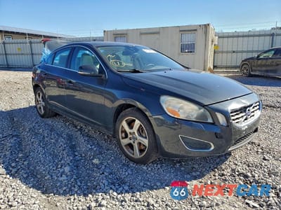 Czwarte zdjęcie samochodu z boku: 2013 VOLVO S60 T5 VIN:YV1612FS9D2187433 - miniatura