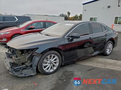 2021 TOYOTA CAMRY LE 4T1C11AKXMU453553 - główne zdjęcie licytacji z USA - miniatura