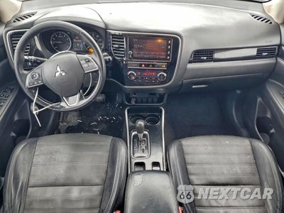 Zdjęcie 8 z 15 samochodu: 2019 MITSUBISHI OUTLANDER SE VIN:JA4AD3A32KZ046795 - miniatura