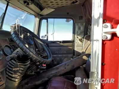 Piąte zdjęcie samochodu w środku: 2005 KENWORTH W900 SEMI TRUCK VIN:1XKWD49X75R076019 - miniatura