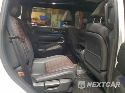 Zdjęcie 11 z 14 samochodu: 2025 NISSAN ARMADA PLATINUM VIN:JN8AY3EB2S9101133 - miniatura