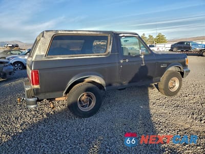 Trzecie zdjęcie samochodu z tyłu: 1990 FORD BRONCO U100 VIN:1FMEU15N0LLA32174 - miniatura