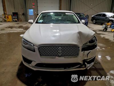 Piąte zdjęcie samochodu w środku: 2018 LINCOLN MKZ PREMIERE VIN:3LN6L5B94JR622432 - miniatura