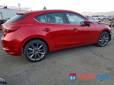 Trzecie zdjęcie samochodu z tyłu: 2018 MAZDA 3 TOURING VIN:3MZBN1L32JM210861 - miniatura