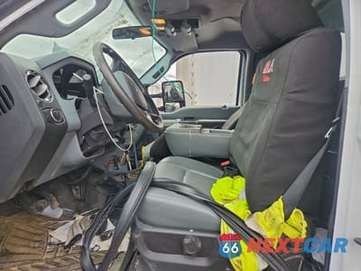 Piąte zdjęcie samochodu w środku: 2021 FORD F650 DUMP TRUCK VIN:1FDNF6DC5MDF01438 - miniatura