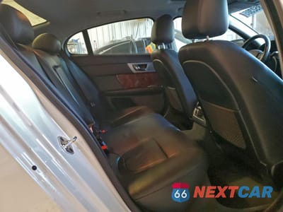 Zdjęcie 10 z 12 samochodu: 2013 JAGUAR XF VIN:SAJWA0ES6DPU01293 - miniatura