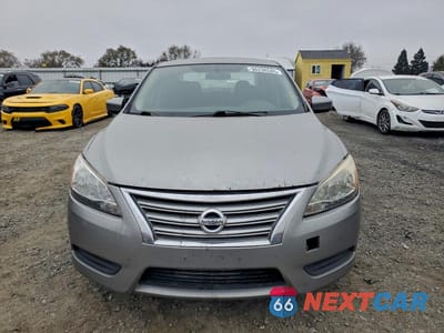 Piąte zdjęcie samochodu w środku: 2014 NISSAN SENTRA VIN:3N1AB7APXEY224475 - miniatura