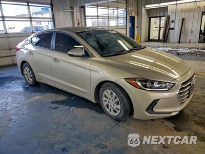 Czwarte zdjęcie samochodu z boku: 2017 HYUNDAI ELANTRA SE VIN:5NPD74LF0HH078233 - miniatura