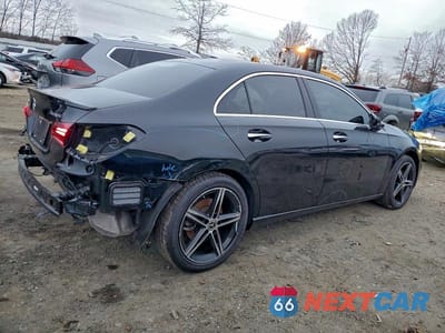 Trzecie zdjęcie samochodu z tyłu: 2021 MERCEDES-BENZ A 220 4MATIC VIN:W1K3G4FB1MJ316621 - miniatura