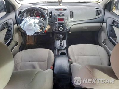 Zdjęcie 8 z 12 samochodu: 2010 KIA FORTE EX VIN:KNAFU4A21A5862912 - miniatura