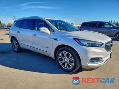 Czwarte zdjęcie samochodu z boku: 2018 BUICK ENCLAVE AVENIR VIN:5GAEVCKW1JJ216592 - miniatura
