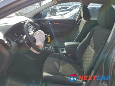 Zdjęcie 7 z 11 samochodu: 2017 NISS ROGUE SPORT VIN:JN1BJ1CP9HW013426 - miniatura