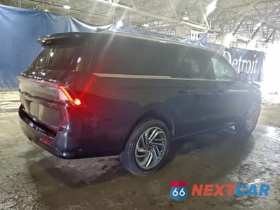 Trzecie zdjęcie samochodu z tyłu: 2025 LINCOLN NAVIGATOR L RESERVE VIN:5LMJJ3LG9SEL08553 - miniatura