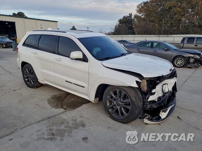 Czwarte zdjęcie samochodu z boku: 2018 JEEP GRAND CHEROKEE OVERLAND VIN:1C4RJFCT7JC486920 - miniatura