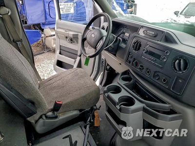 Piąte zdjęcie samochodu w środku: 2019 FORD ECONOLINE E350 SUPER DUTY CUTAWAY VAN VIN:1FDEE3FS9KDC71664 - miniatura