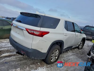 Trzecie zdjęcie samochodu z tyłu: 2021 CHEVROLET TRAVERSE LS VIN:1GNERFKW0MJ154022 - miniatura