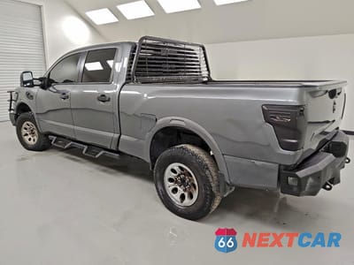 Drugie zdjęcie samochodu z przodu: 2019 NISSAN TITAN XD SL VIN:1N6BA1F43KN521013 - miniatura