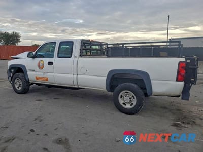 Drugie zdjęcie samochodu z przodu: 2005 CHEV SILVERADO C2500 HEAVY DUTY VIN:1GCHC29U95E234725 - miniatura