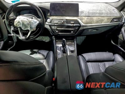 Zdjęcie 8 z 12 samochodu: 2021 BMW 540 XI VIN:WBA73BJ06MWW97271 - miniatura