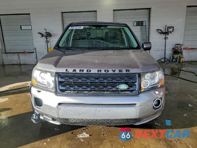 Piąte zdjęcie samochodu w środku: 2015 LAND ROVER LR2 SE VIN:SALFP2BG6FH432008 - miniatura