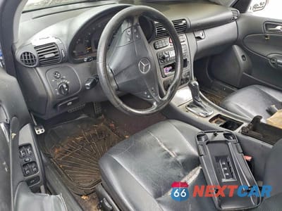 Zdjęcie 8 z 12 samochodu: 2004 MERCEDES-BENZ C 230K SPORT SEDAN VIN:WDBRF40J04A589801 - miniatura