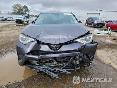 Piąte zdjęcie samochodu w środku: 2018 TOYOTA RAV4 LE VIN:JTMZFREV6JJ735804 - miniatura