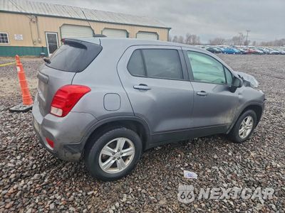Trzecie zdjęcie samochodu z tyłu: 2020 CHEVROLET TRAX LS VIN:3GNCJNSB1LL224091 - miniatura