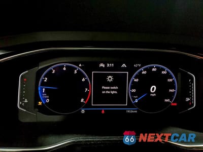 Zdjęcie 9 z 11 samochodu: 2024 VOLKSWAGEN JETTA 40TH ANNIVERSARY VIN:3VW8T7BU9RM015042 - miniatura