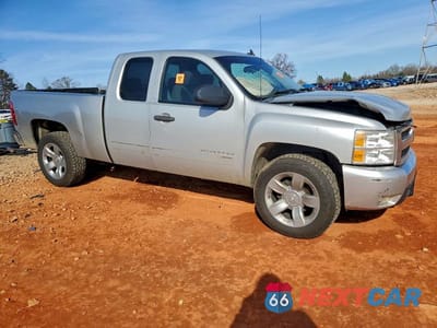 Czwarte zdjęcie samochodu z boku: 2011 CHEVROLET SILVERADO C1500 LT VIN:1GCRCSE08BZ219483 - miniatura