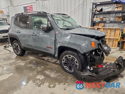 Czwarte zdjęcie samochodu z boku: 2017 JEEP RENEGADE TRAILHAWK VIN:ZACCJBCB5HPF98966 - miniatura