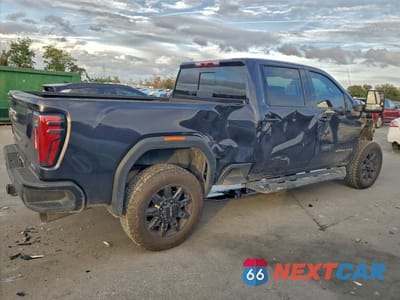 Trzecie zdjęcie samochodu z tyłu: 2024 GMC SIERRA K2500 AT4 VIN:1GT49PEY6RF215245 - miniatura