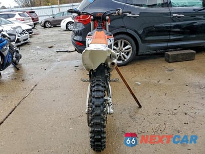 Czwarte zdjęcie samochodu z boku: 2023 KTM 300 SX VIN:VBKSXP233PM315588 - miniatura