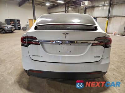 Zdjęcie 6 z 13 samochodu: 2017 TESLA MODEL X VIN:5YJXCAE21HF076670 - miniatura
